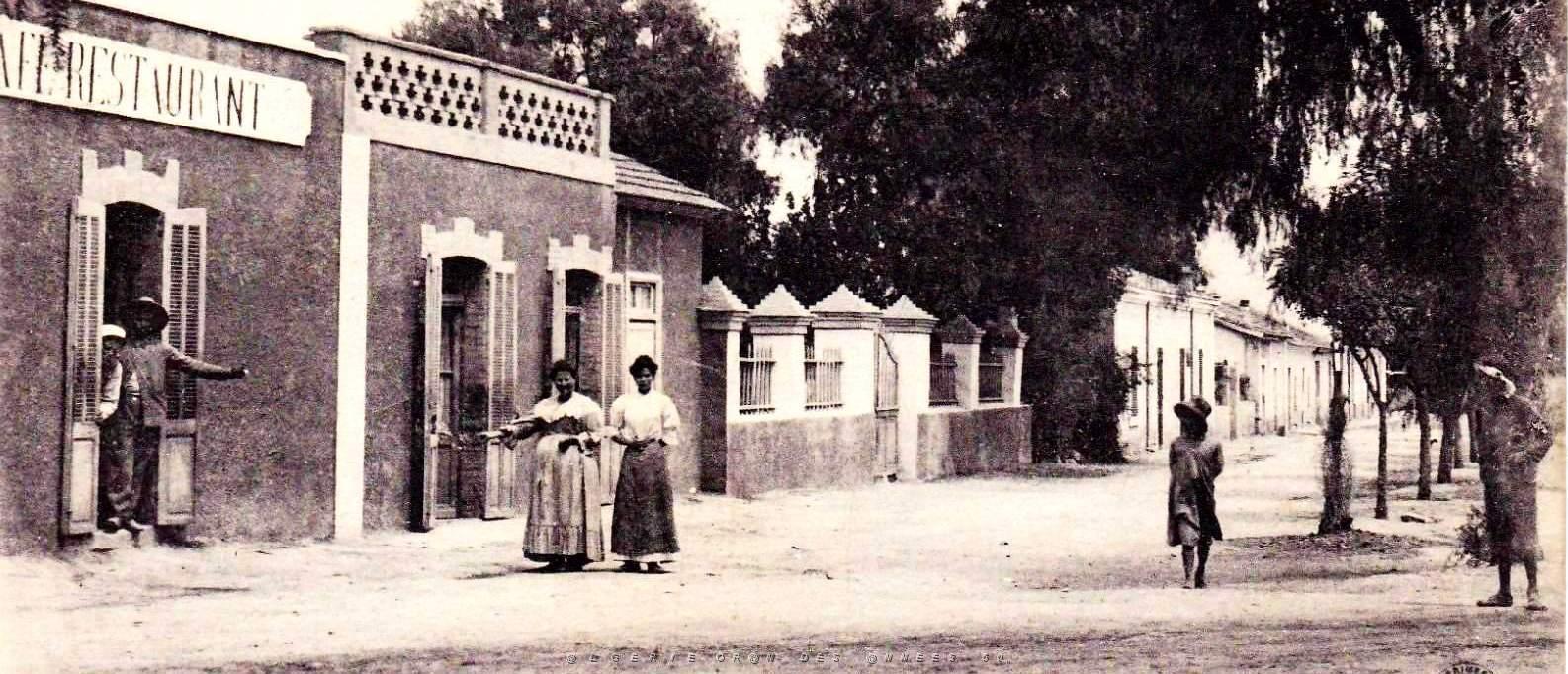 754- Sainte-Barbe-du-Tlelat - Avenue de la gare2.jpg